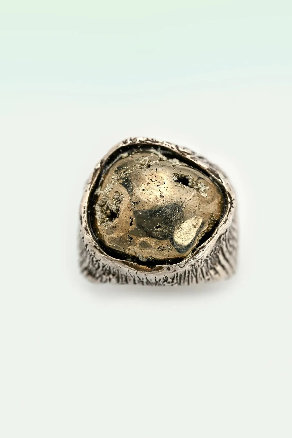 MARIE-ALEXANDRINE YVERNAULT | CHEVALIERE PY XI PYRITE RING
