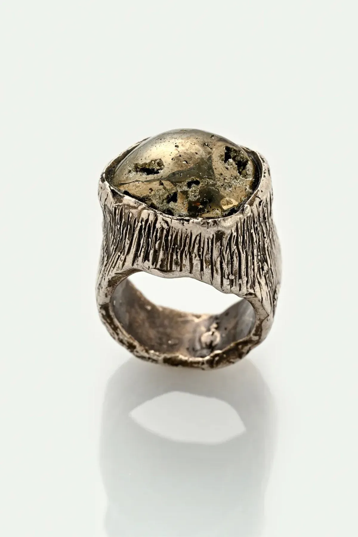 MARIE-ALEXANDRINE YVERNAULT | CHEVALIERE PY XI PYRITE RING