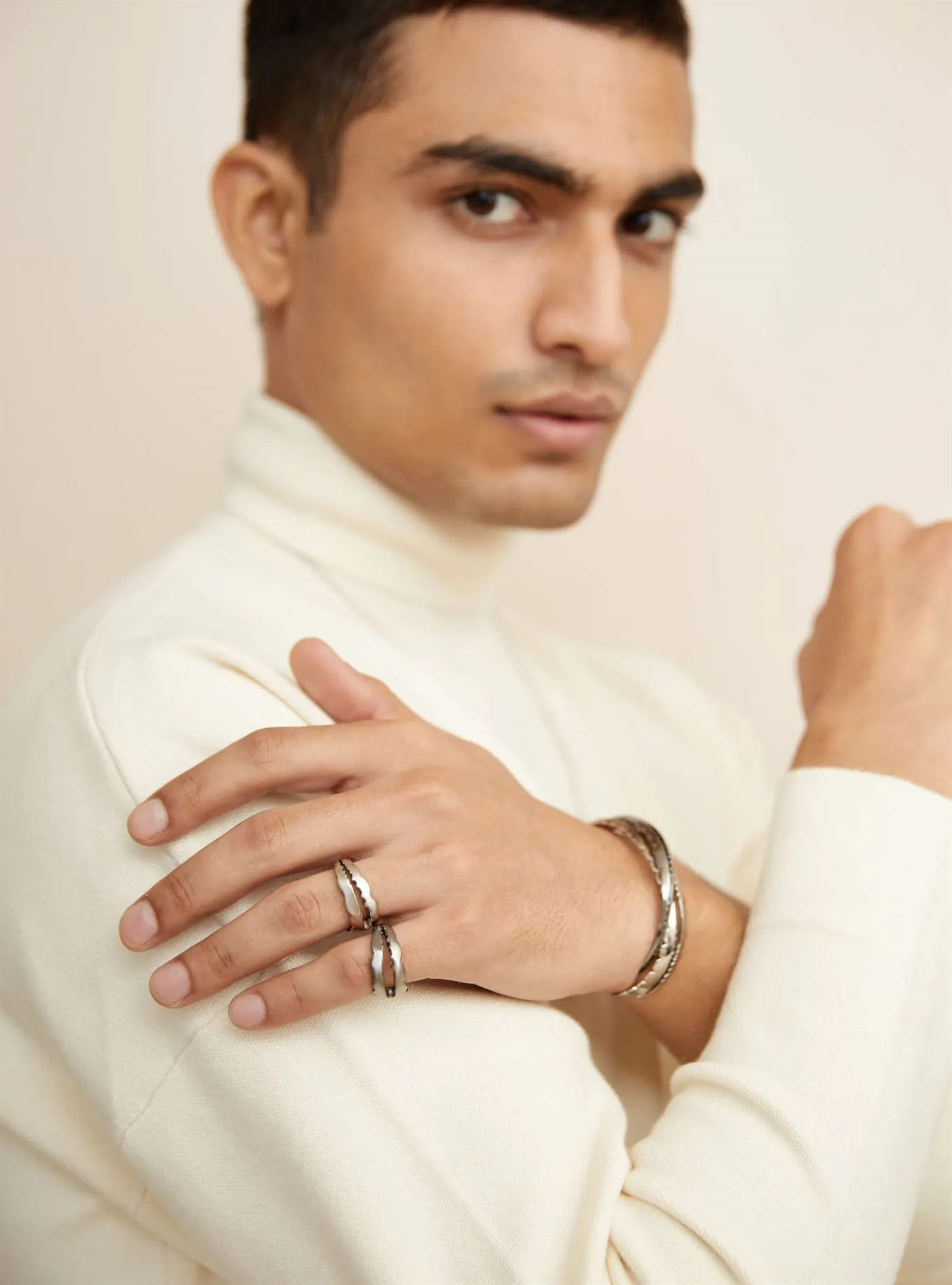 Outhouse   I   OH 3rd Street Promenade Acuti Unisex Ring In Gunmetal Brass Gunmetal Accessories  OHAW21RI704