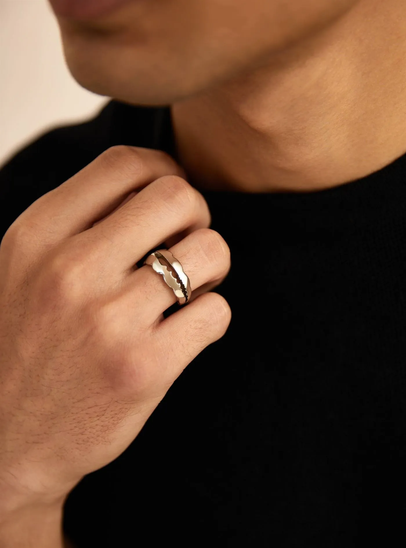 Outhouse   I   OH 3rd Street Promenade Acuti Unisex Ring In Gunmetal Brass Gunmetal Accessories  OHAW21RI704