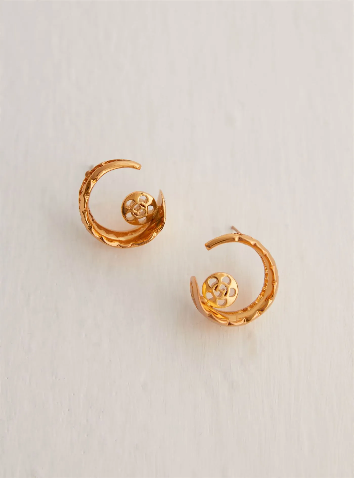 Outhouse   I   OH Calabasas Acuti Monogram Stud Earrings Brass Gold Accessories  OHAW21SE702