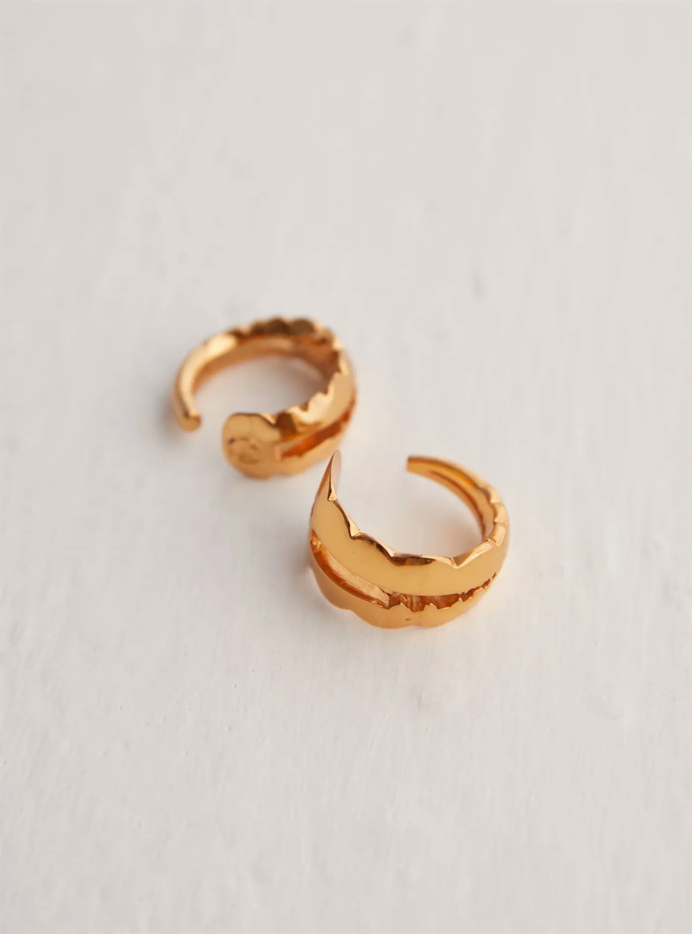 Outhouse   I   OH Hollywood Acuti Ring Brass Gold Accessories  OHAW21RI702