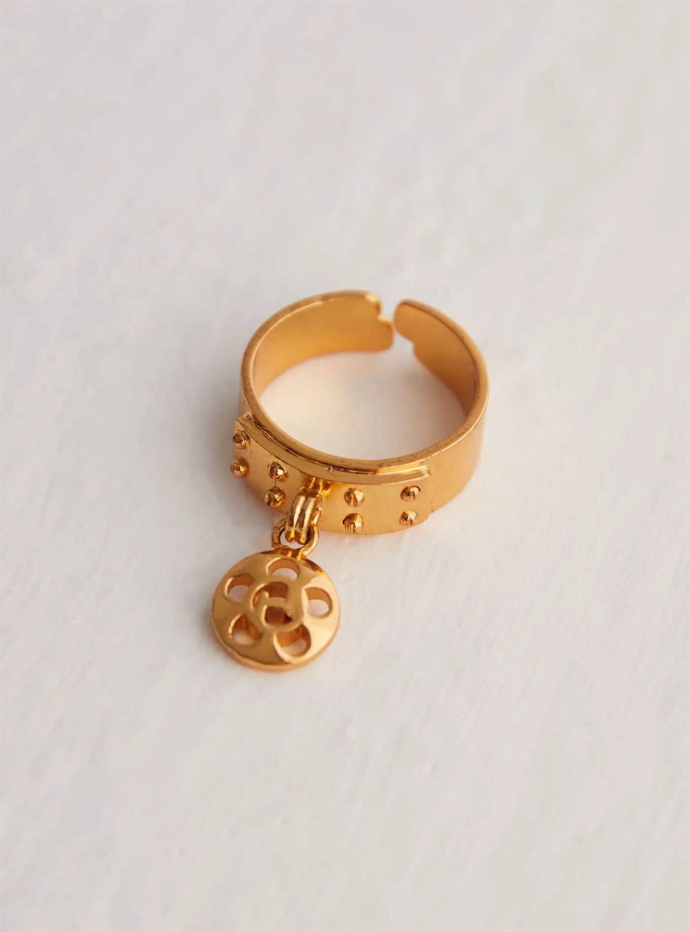 Outhouse   I   OH Petite Fifth Avenue Poppi Ring Brass, Gold Accessories OHAW21RI011