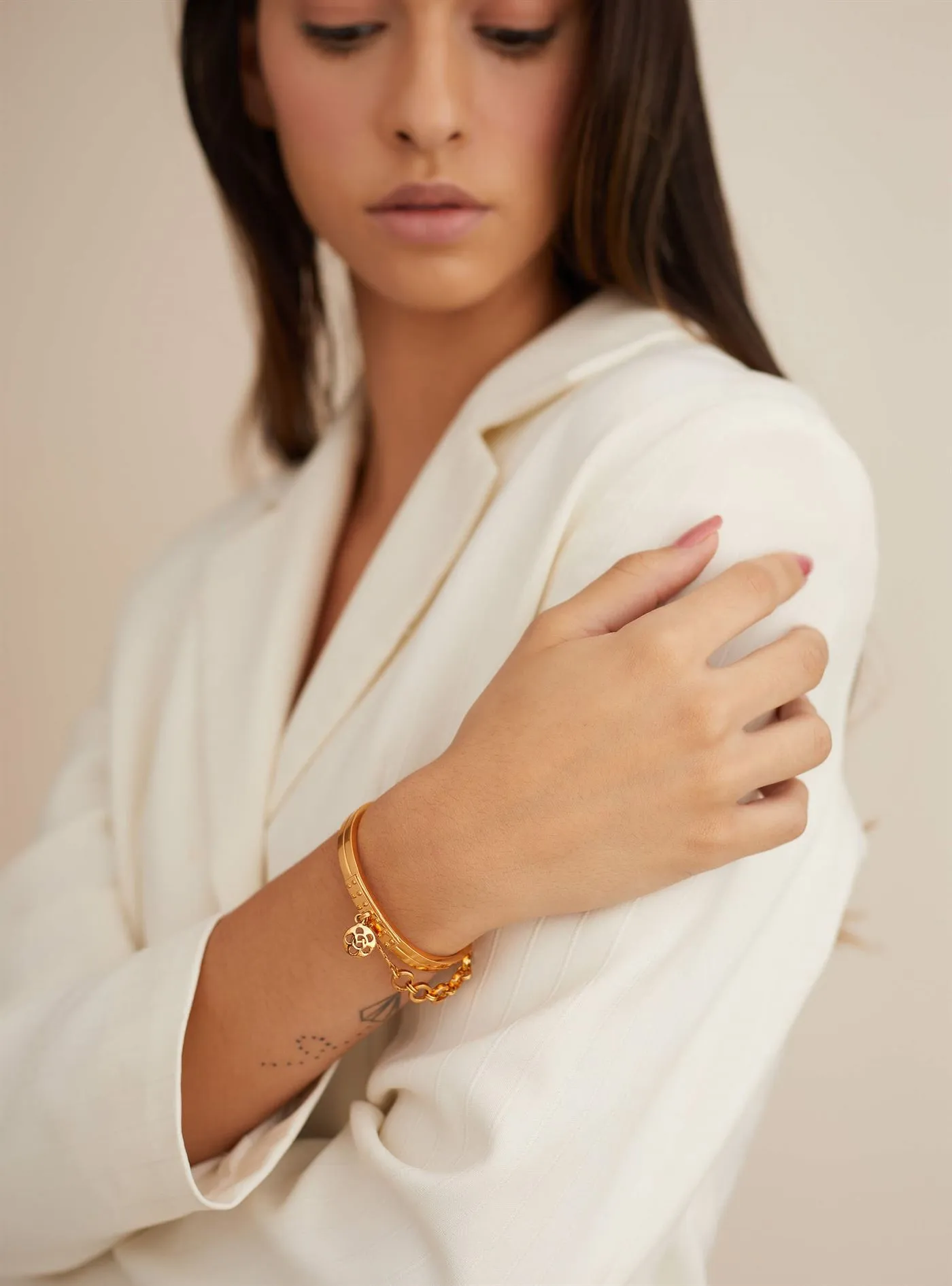 Outhouse   I   Oh Petite Park Avenue Poppi Handcuff Brass, Gold Accessories OHAW21HC011