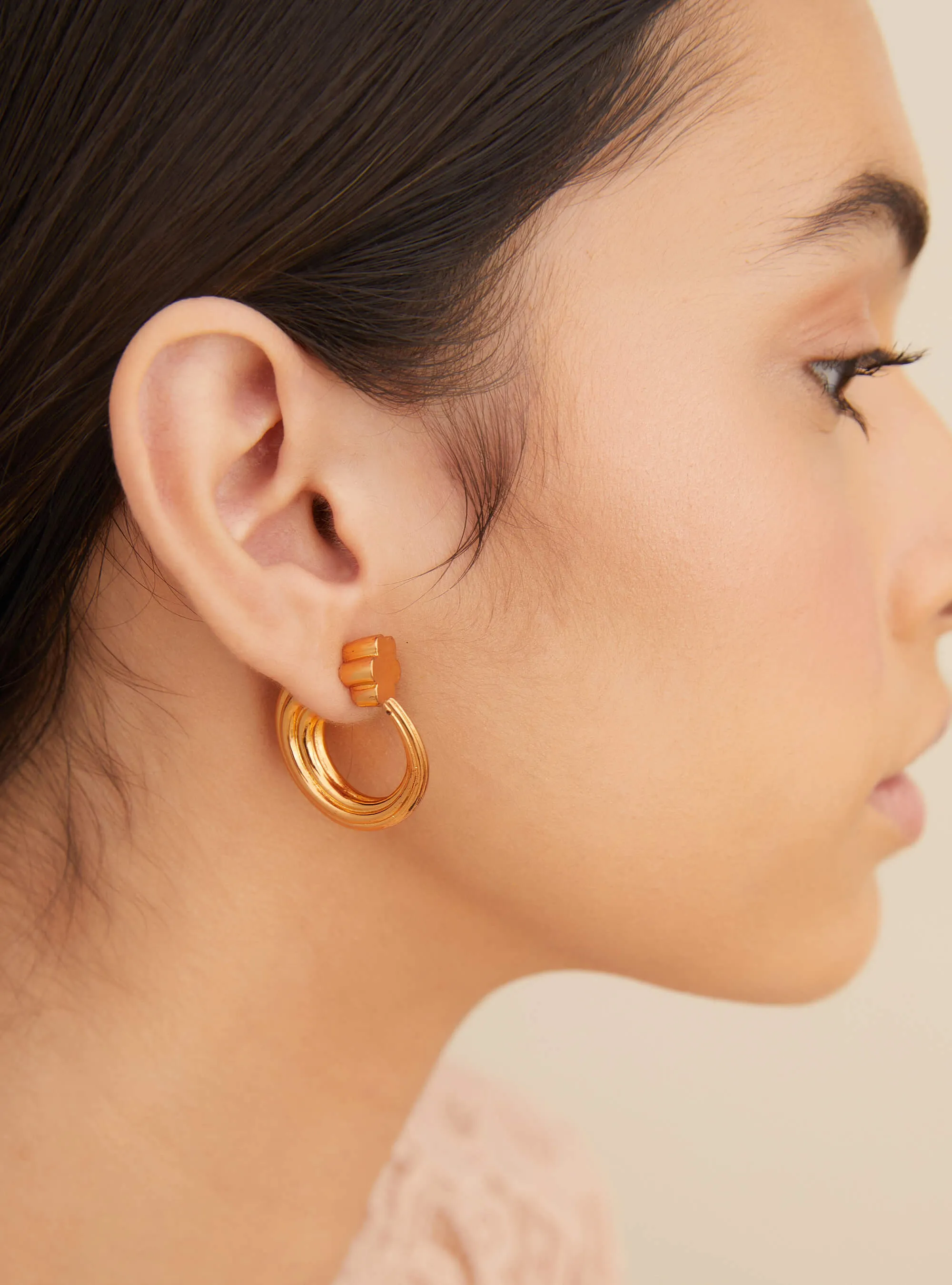 Outhouse   I   Oh Poppi Washington Street Tuscon Hoop Earrings Brass, Gold Accessories OHAW21SE041