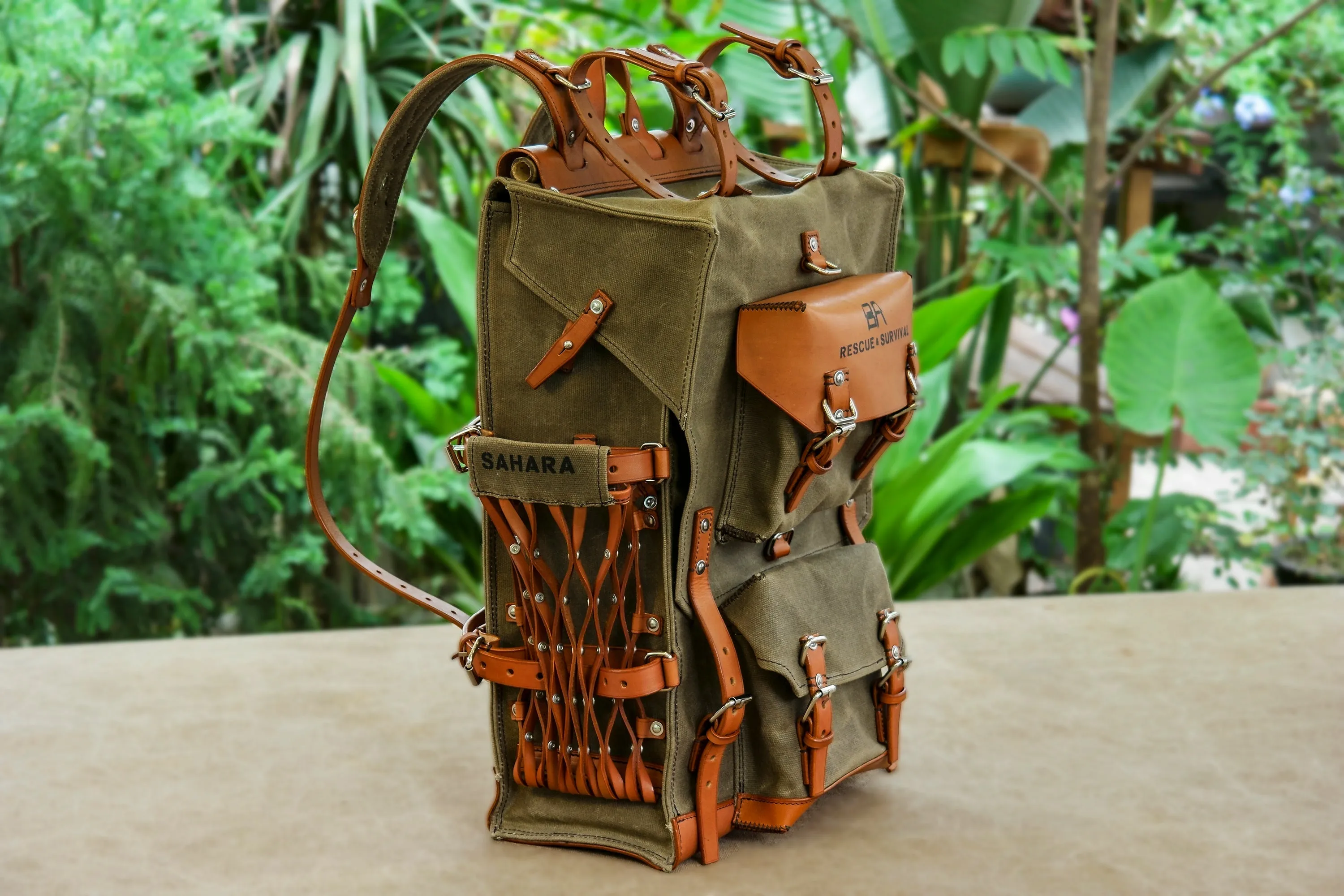【Physical Pattern】Vintage Oil Wax Canvas Backpack - leather backpack pattern