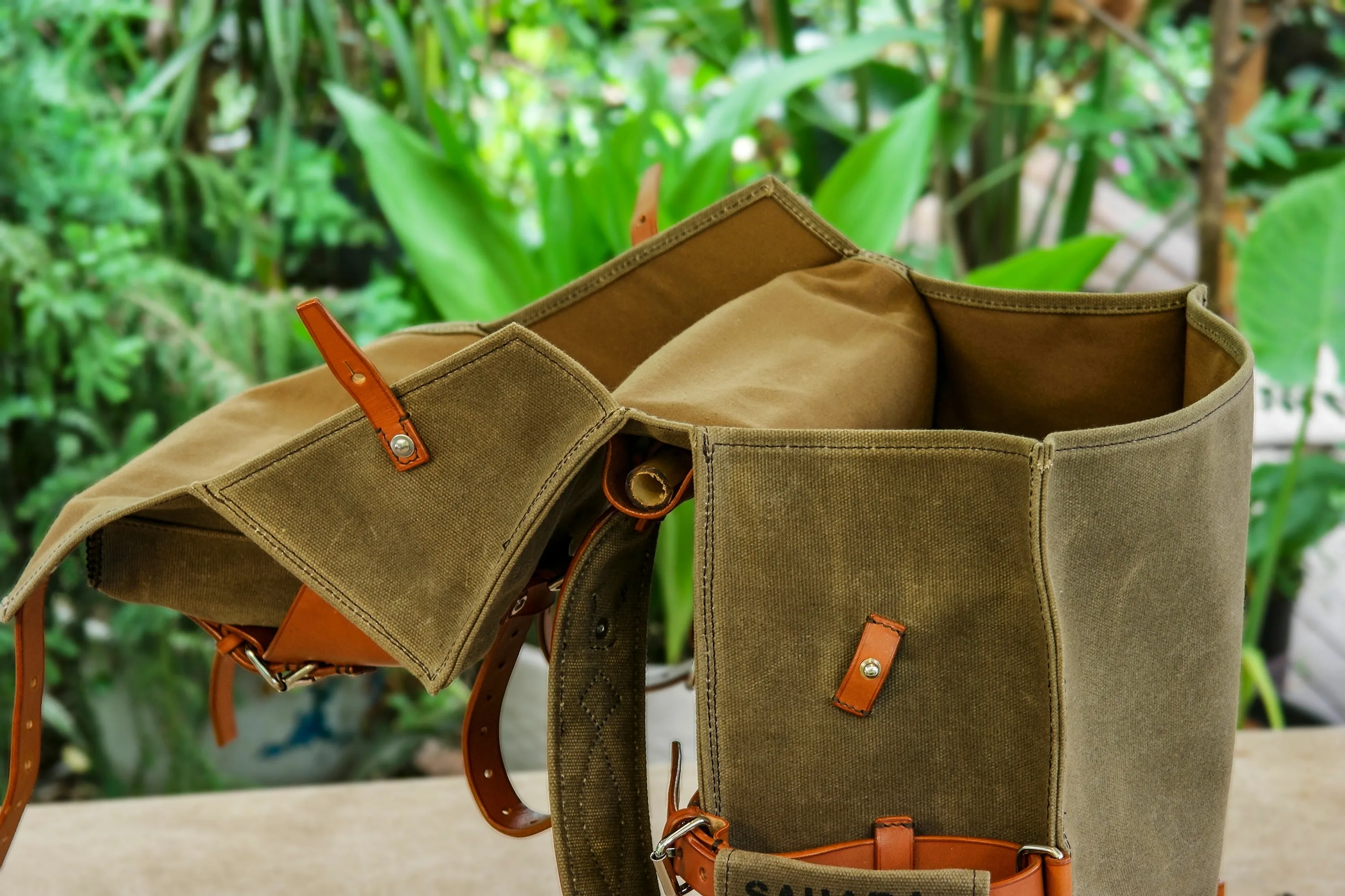 【Physical Pattern】Vintage Oil Wax Canvas Backpack - leather backpack pattern