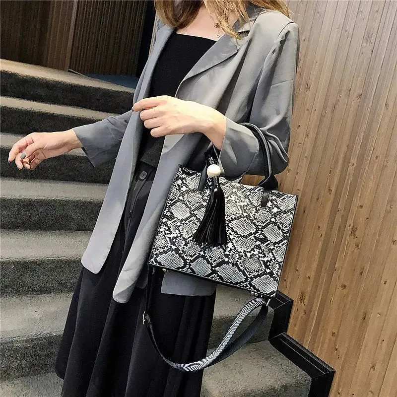 Snake Hand Bag: Chic Compact Women's PU Shoulder Bag with Various Storage Options